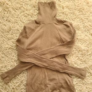 Size Small Kotn Turtleneck